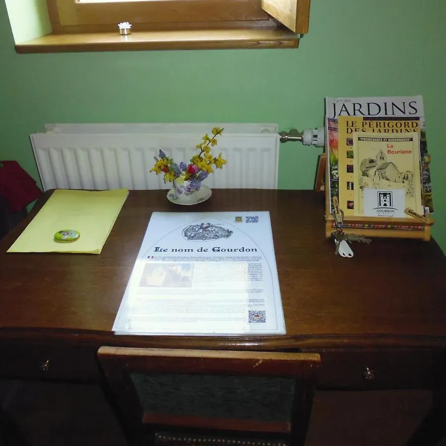 Le Tilleul A Fleurs Degagnac Bed & Breakfast